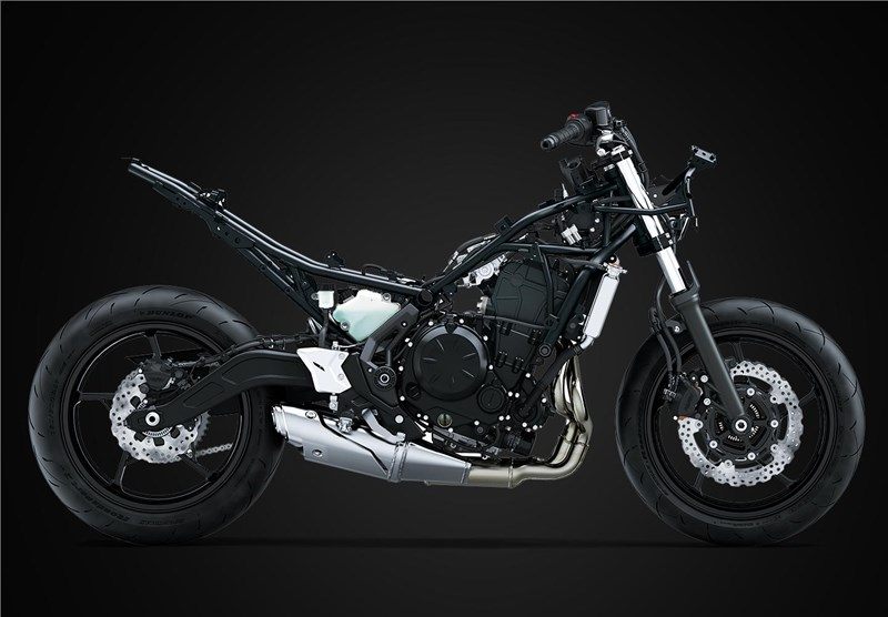 На зображенні мотор мотоциклу Kawasaki Ninja 650 