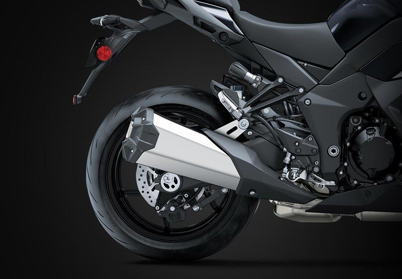 На зображенні колесо мотоциклу Kawasaki Ninja 1000 
