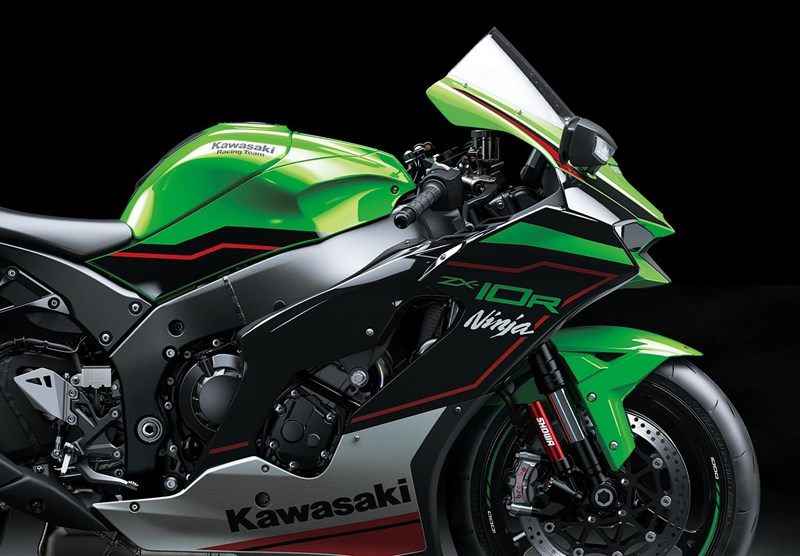 На зображенні мотоцикл Kawasaki Ninja® ZX™-10R зеленого кольору 