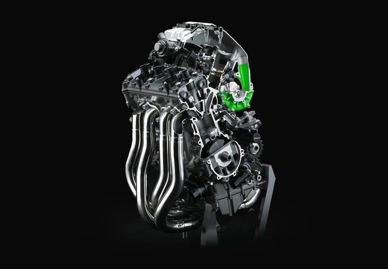 На зображенні двигун мотоциклу Kawasaki Ninja® ZX™-10R 
