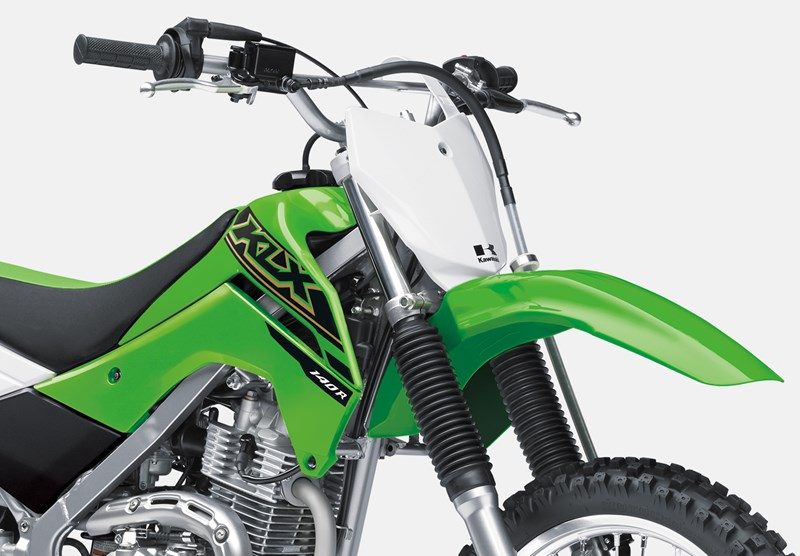 На зображенні мотоцикл Kawasaki KLX®110R  зеленого кольору