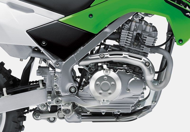 На зображенні мотоцикл Kawasaki KLX®110R зеленого кольору