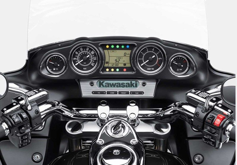 На зображенні мотоцикл Kawasaki Vulcan® 1700 Voyager® ABS